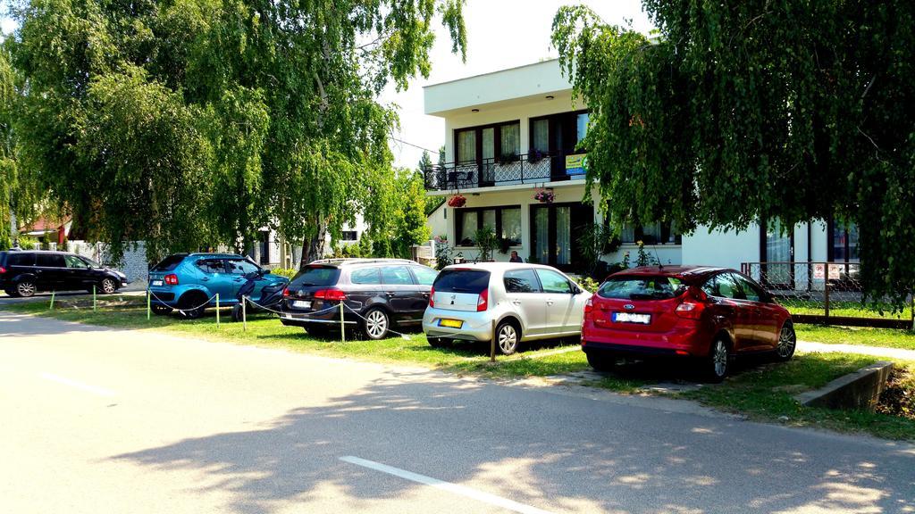 Sophie'S Guesthouse Siofok Luaran gambar